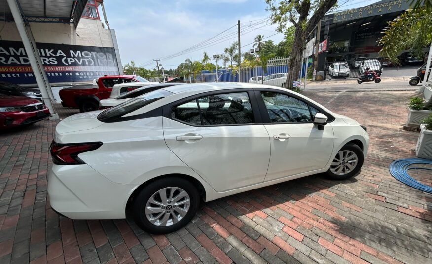 NISSAN ALMERA E – WHITE