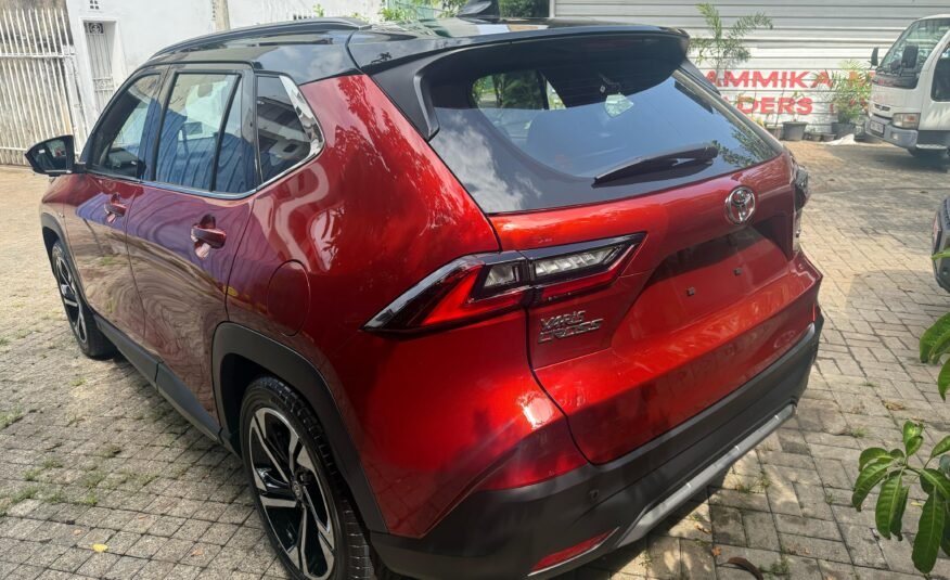 YARIS CROSS-RED 2025