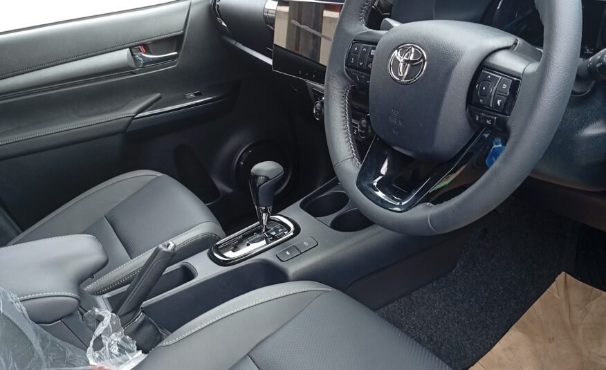TOYOTA HILUX REVO ROCCO-WHITE