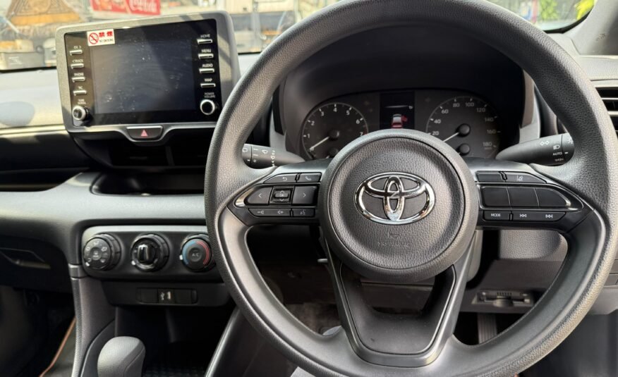 TOYOTA YARIS WHITE-2023