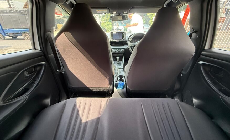 TOYOTA YARIS WHITE-2023