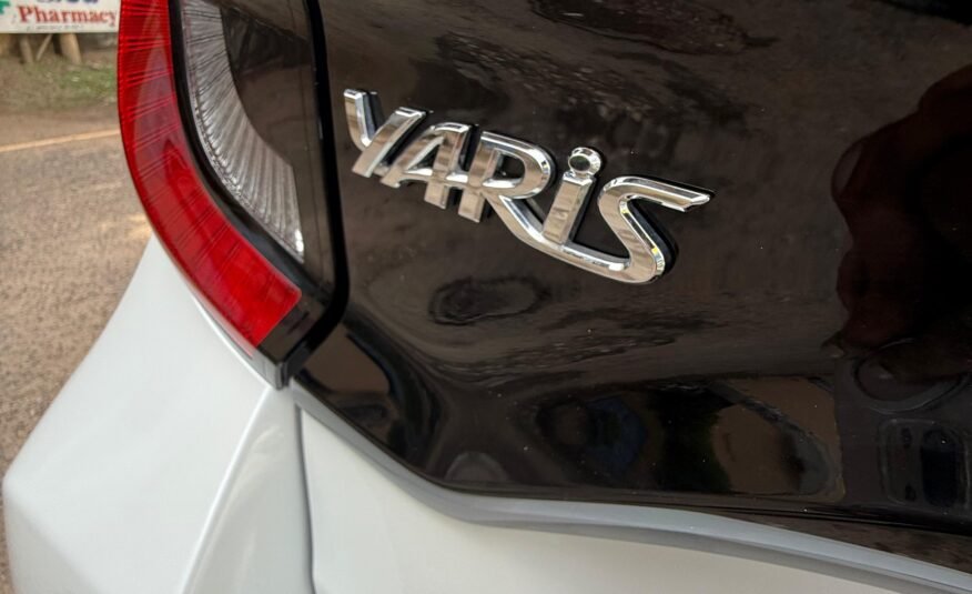 TOYOTA YARIS WHITE-2023