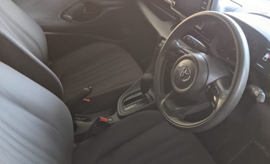 TOYOTA YARIS X GRADE BLACK 2023