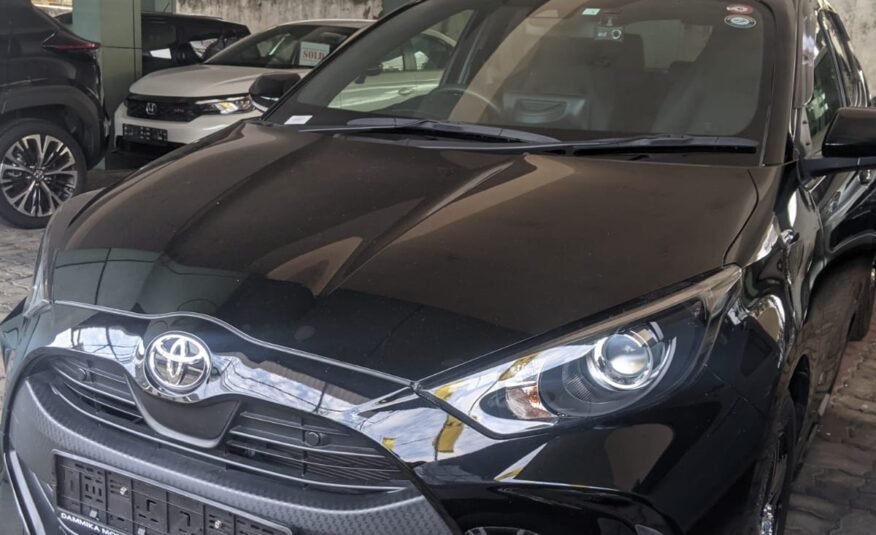 TOYOTA YARIS X GRADE BLACK 2023