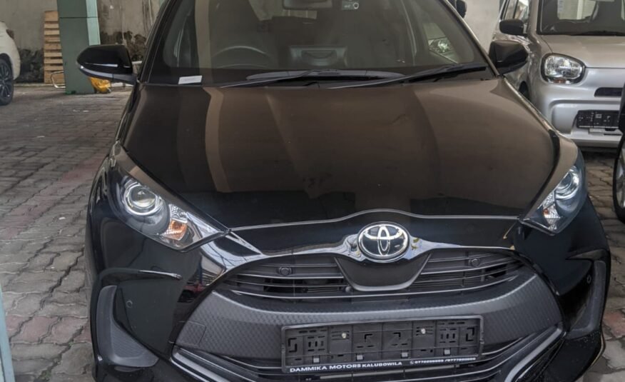 TOYOTA YARIS X GRADE BLACK 2023