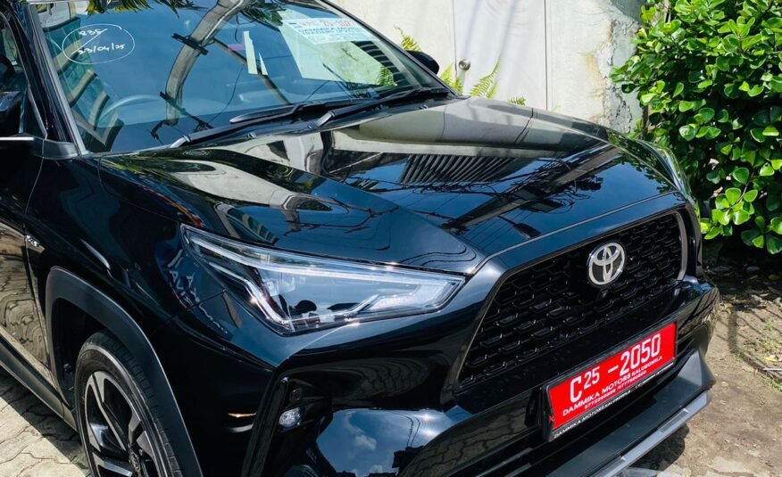 TOYOTA YARISS CROSS 2025 ATTITUDE BLACK