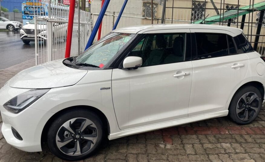 SUZUKI SWIFT MZ 2024 PEARL