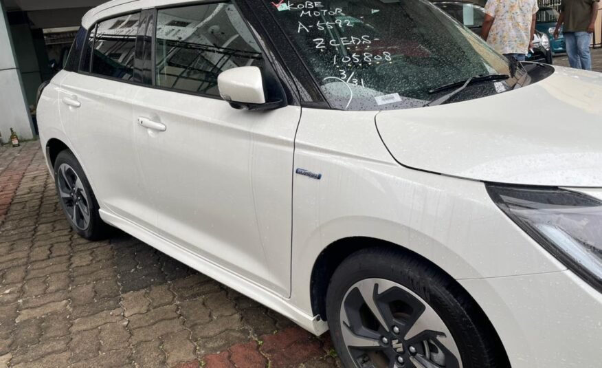 SUZUKI SWIFT MZ 2024 PEARL