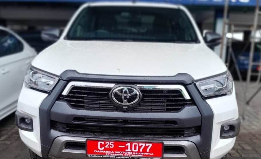 TOYOTA HILUX ROCCO – 2025