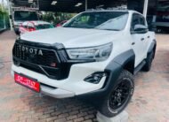 TOYOTA HILUX GR SPORT 2024 (WHITE)