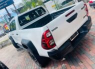 TOYOTA HILUX GR SPORT 2024 (WHITE)