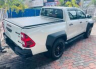 TOYOTA HILUX GR SPORT 2024 (WHITE)