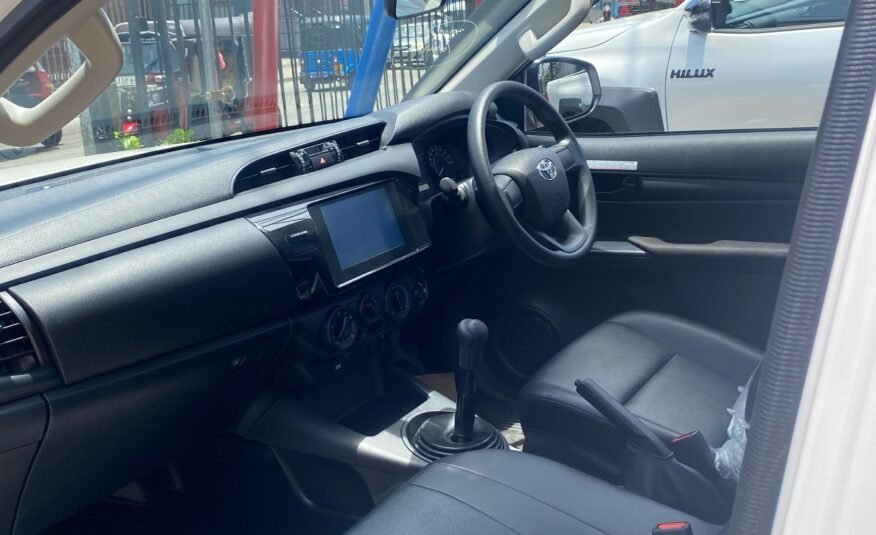 TOYOTA HILUX SINGLE CAB-WHITE
