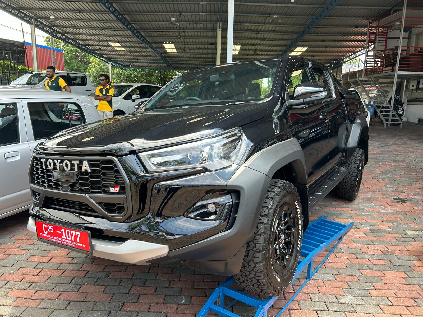 TOYOTA HILUX GR SPORT 2024 (BLACK)