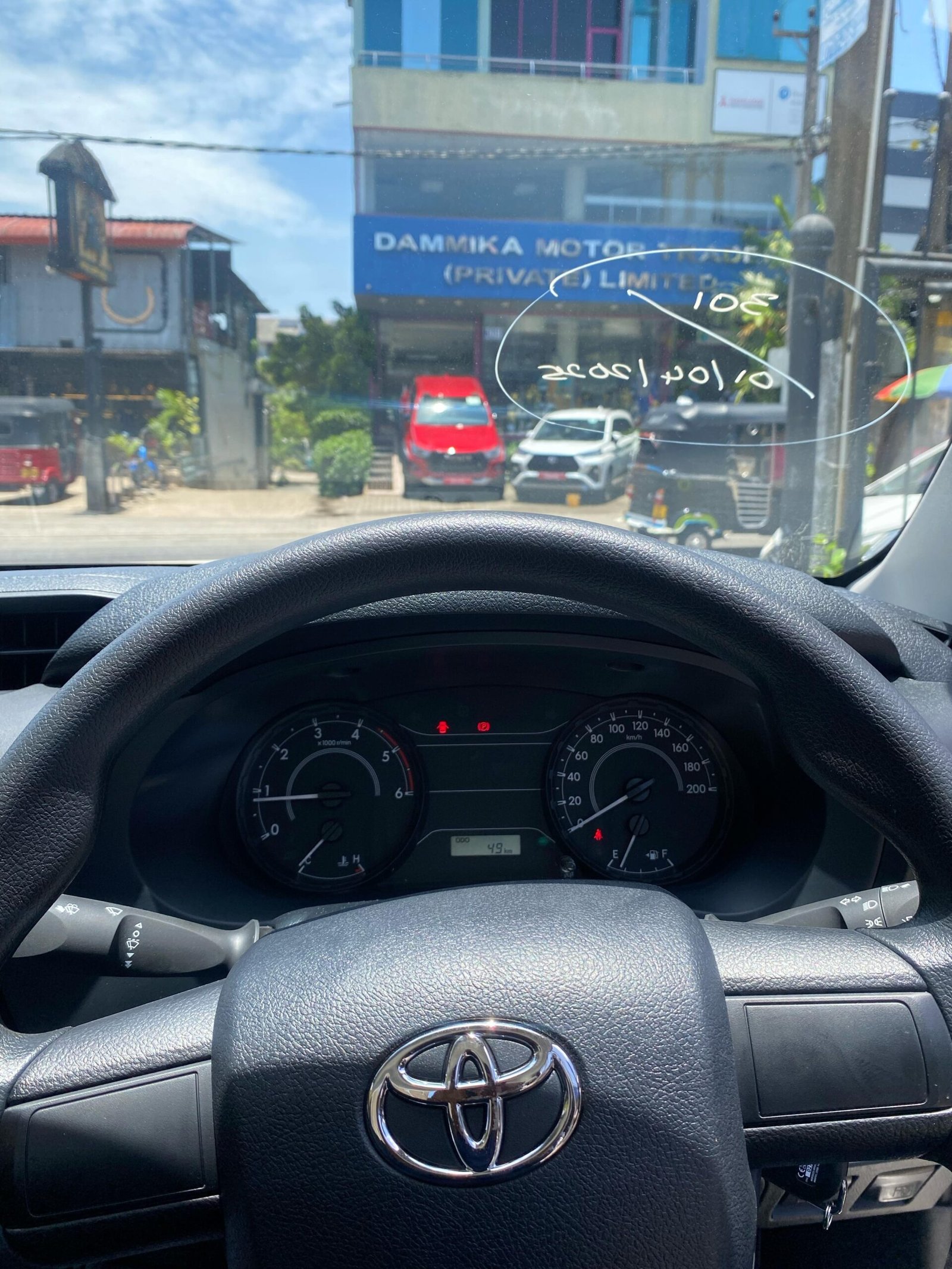 TOYOTA HILUX SINGLE CAB-WHITE