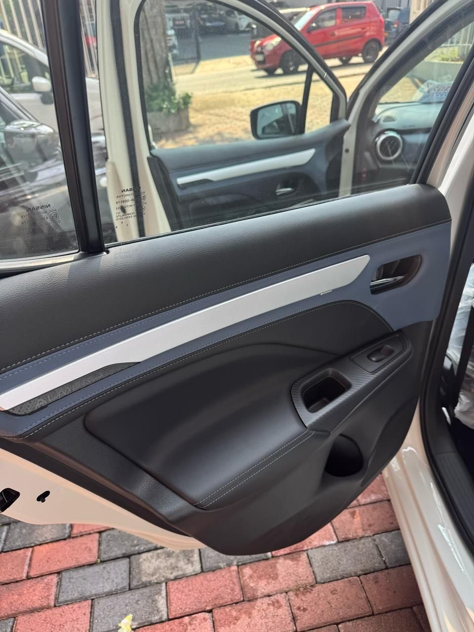 NISSAN ALMERA VL-WHITE