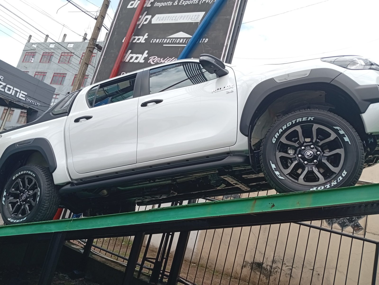 TOYOTA HILUX REVO ROCCO-WHITE