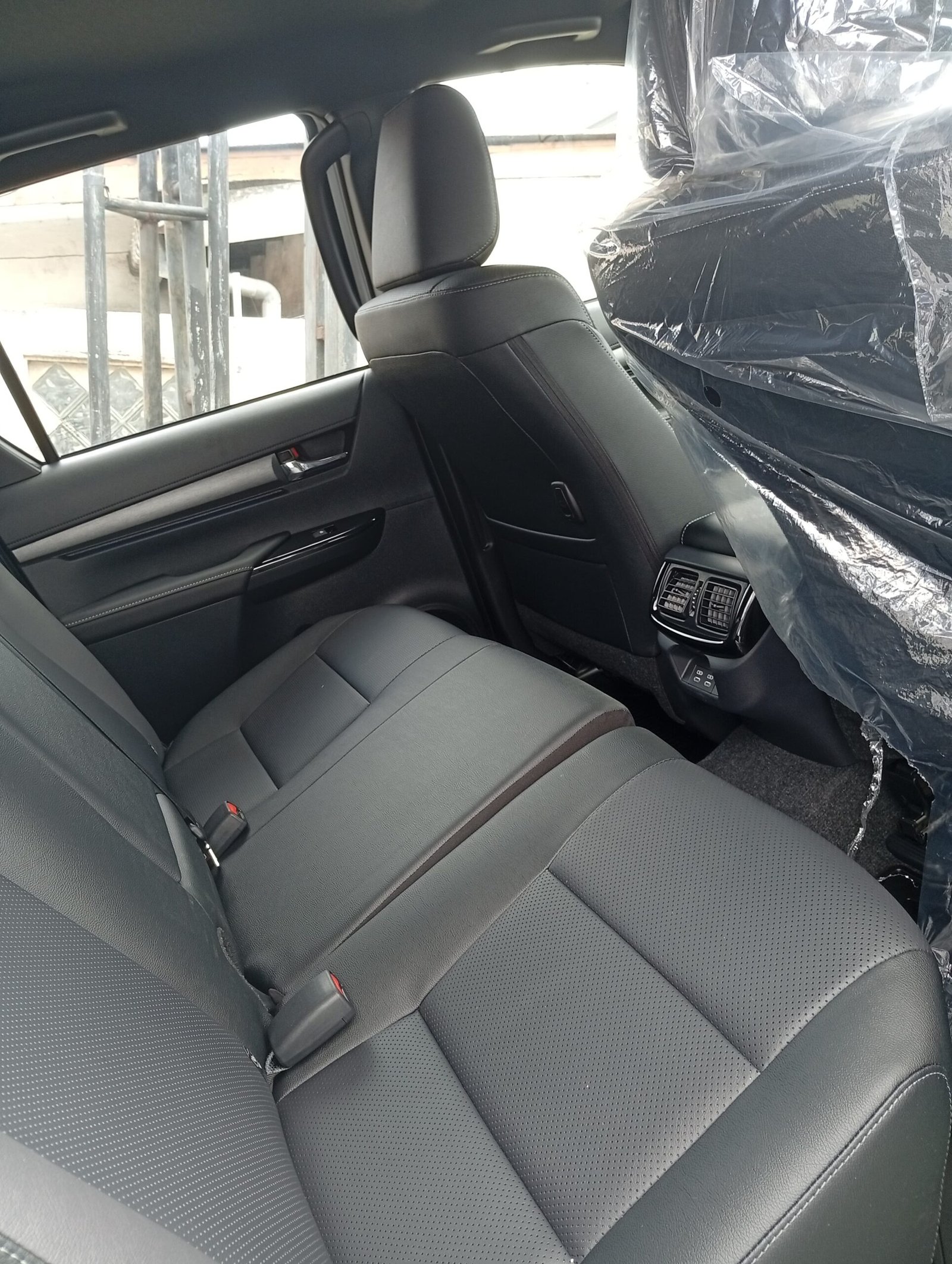 TOYOTA HILUX REVO ROCCO-WHITE