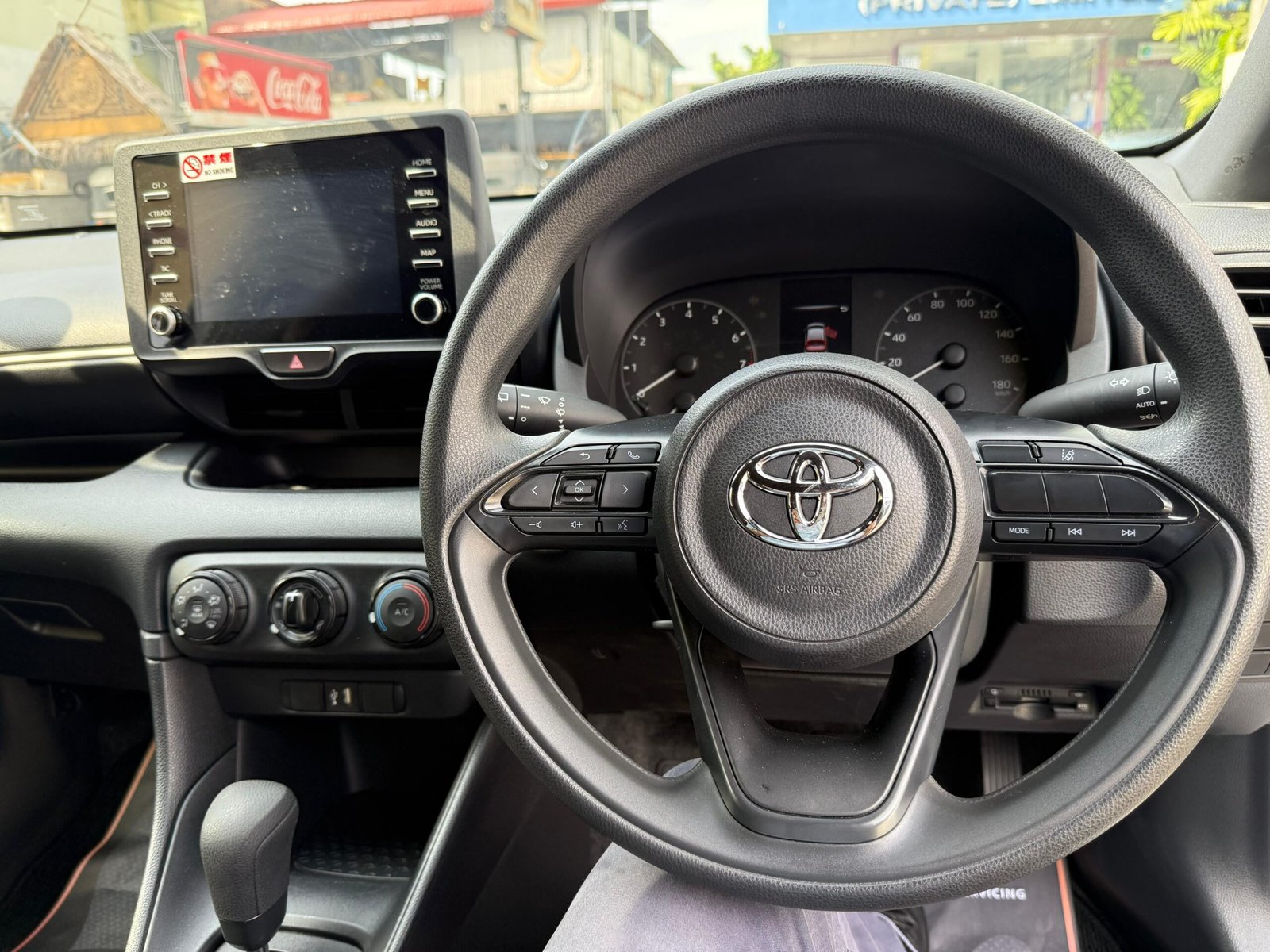 TOYOTA YARIS WHITE-2023