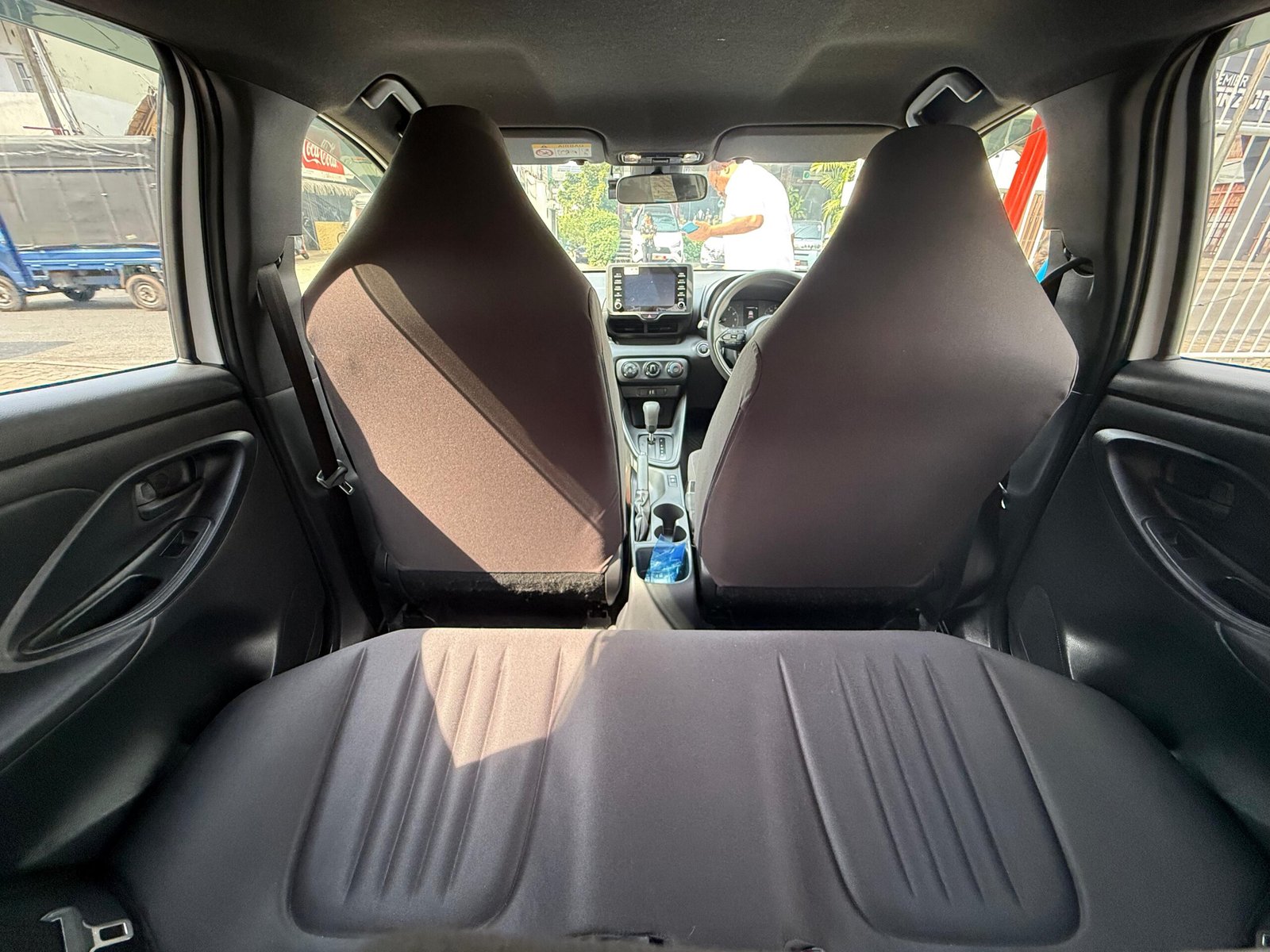 TOYOTA YARIS WHITE-2023