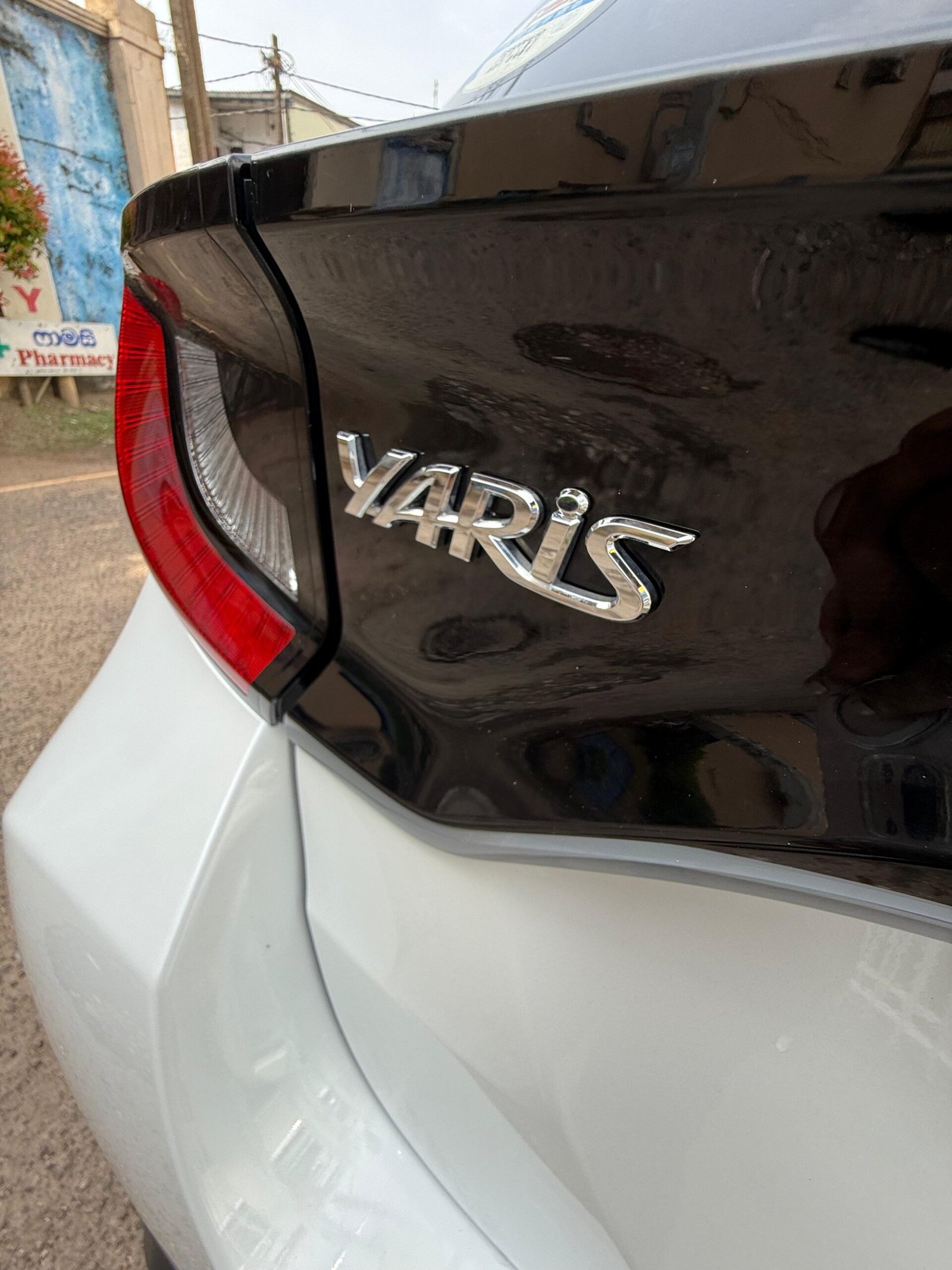 TOYOTA YARIS WHITE-2023