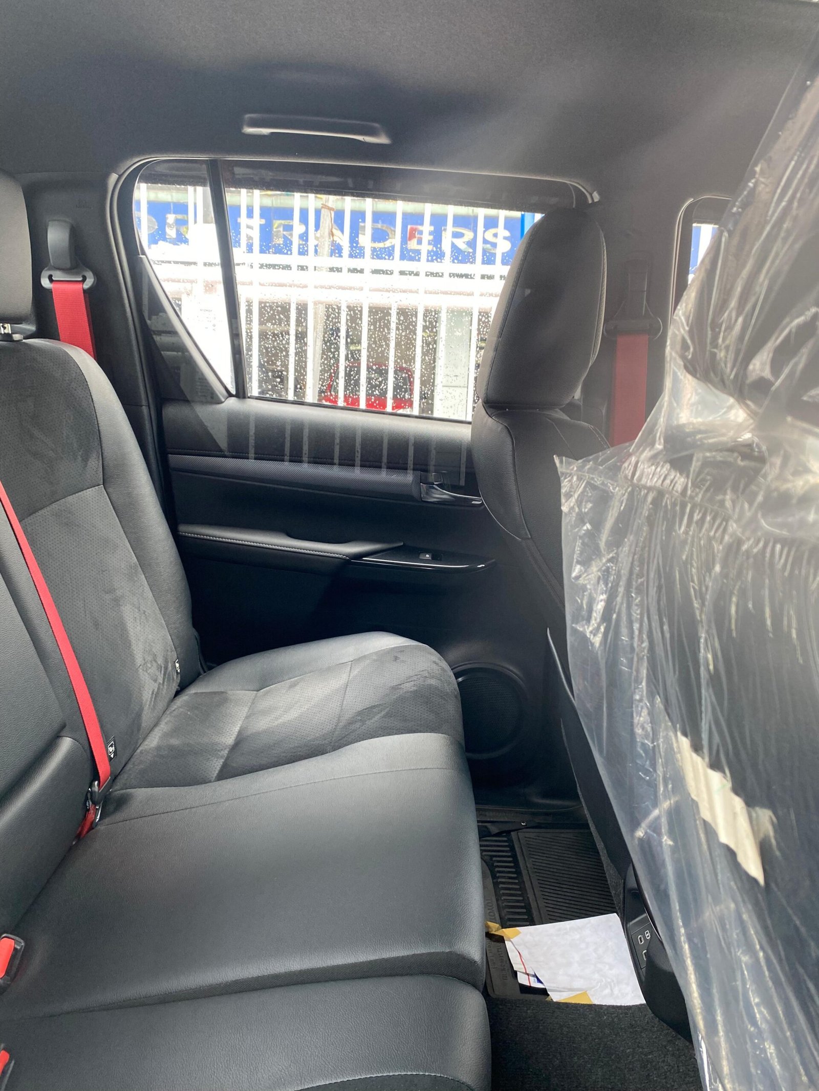 TOYOTA HILUX REVO 2024 RED