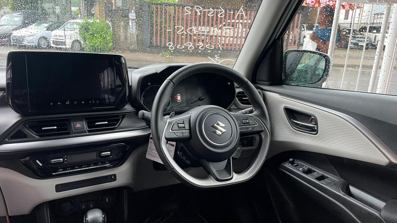 SUZUKI SWIFT MZ 2024 PEARL