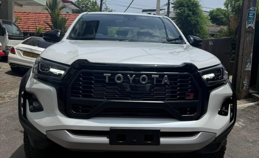 Toyota Hilux GR Sport 2025