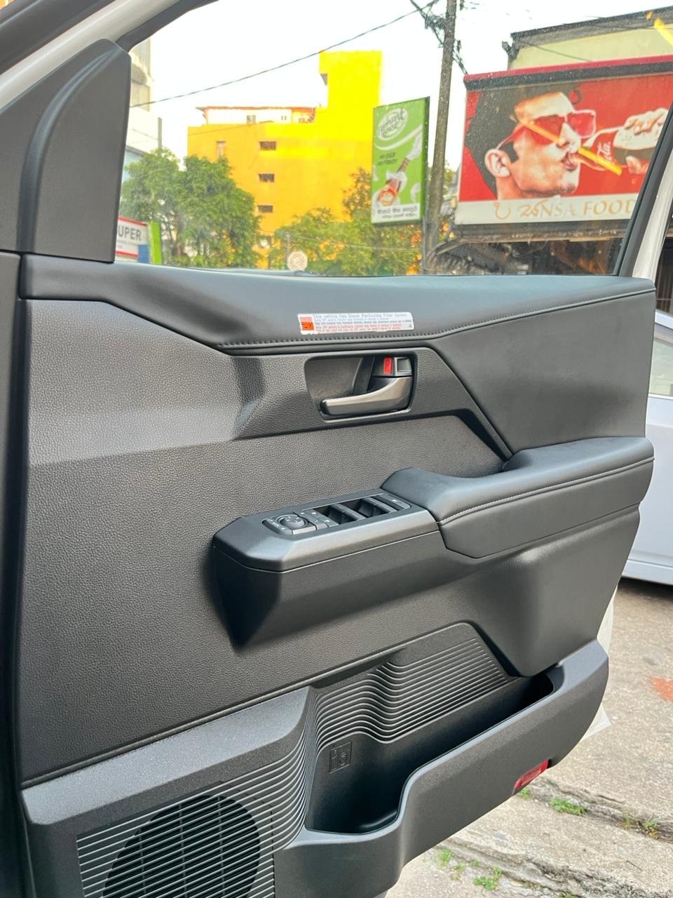 Toyota Hilux Travo Overland 2025