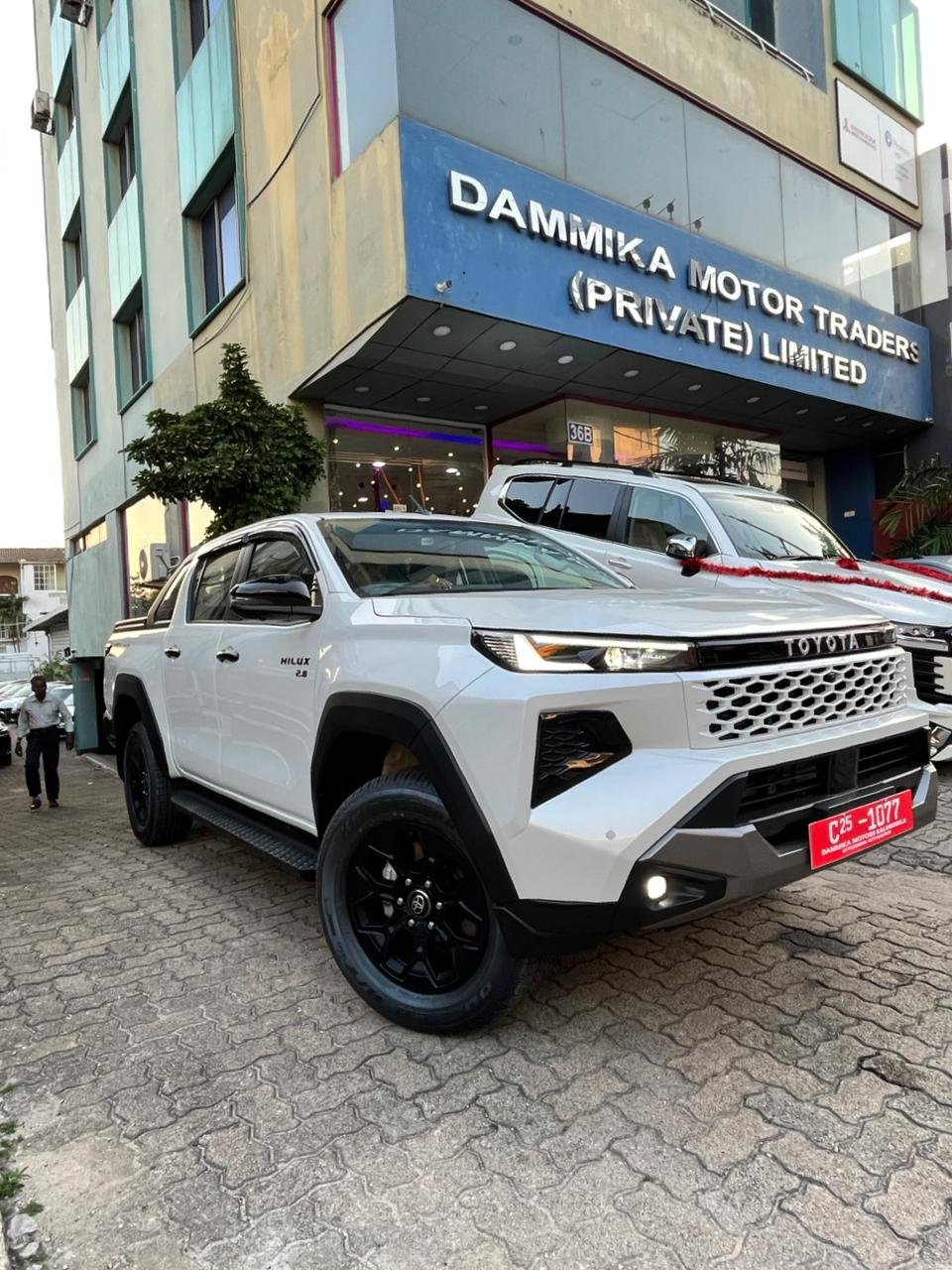 Toyota Hilux Travo Overland 2025