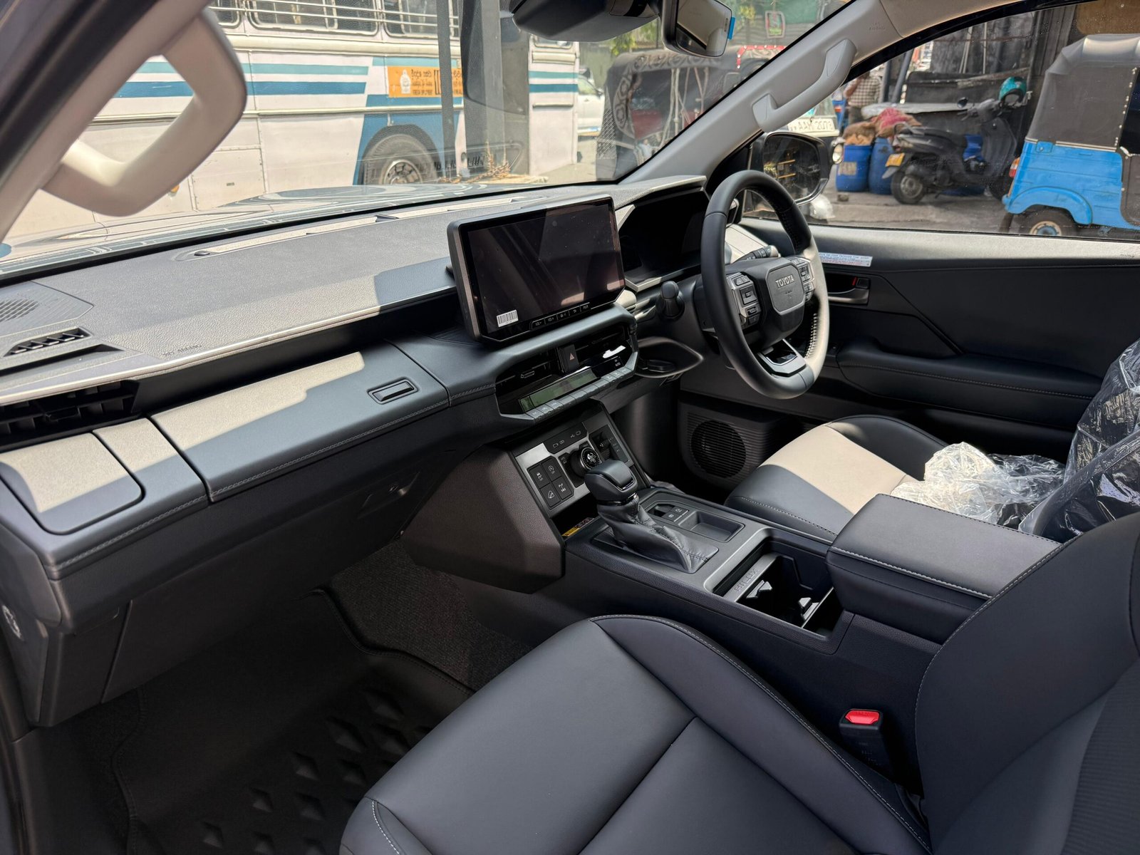 Toyota Hilux Travo Overland Plus 2025