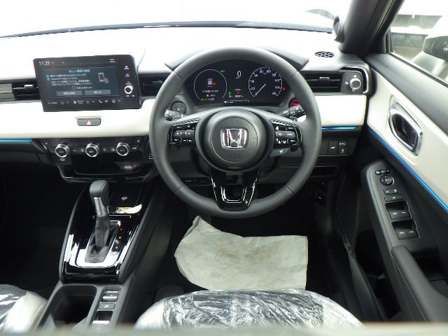 Honda Vezel Z Play 2025