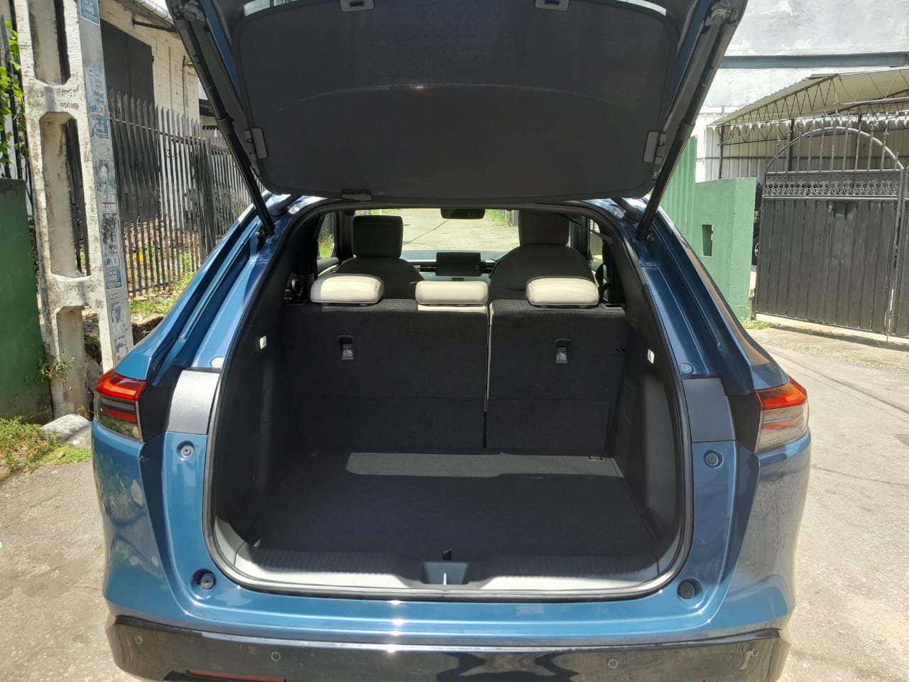 Honda Vezel Z Play 2025